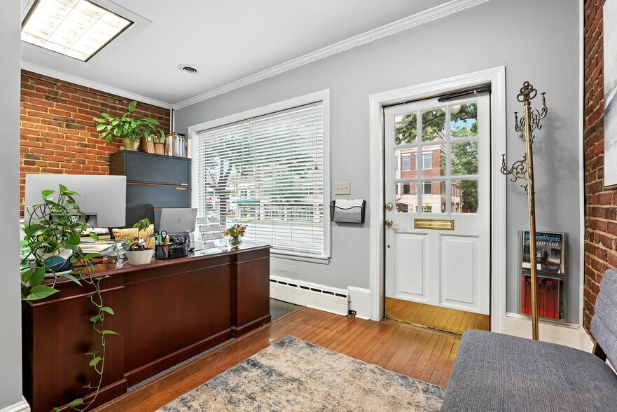 More Photos Of 616 N Washington St, Alexandria Office For Lease