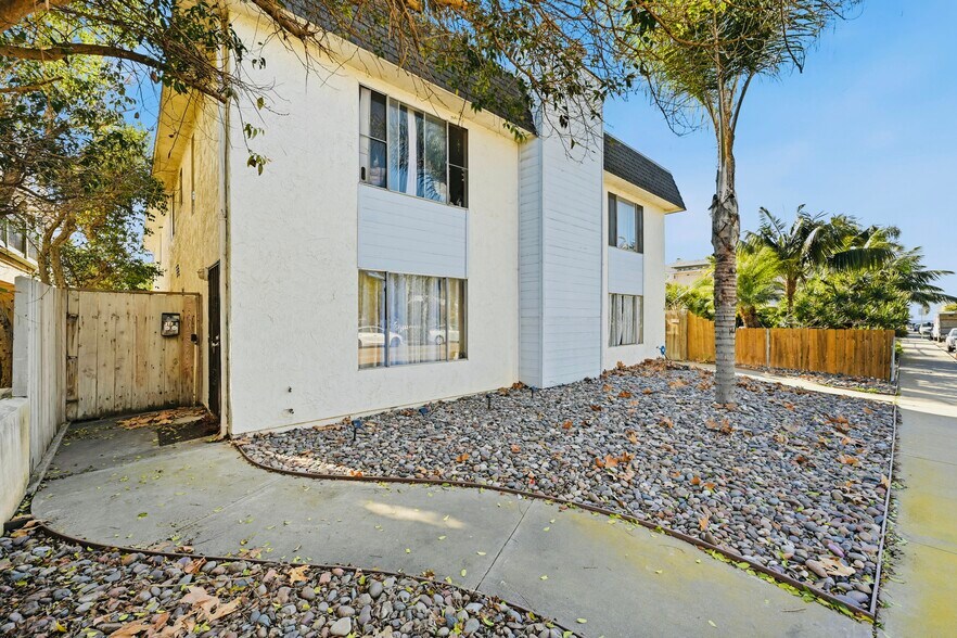 More Photos Of 273 Date Ave, Imperial Beach Apartments For Sale