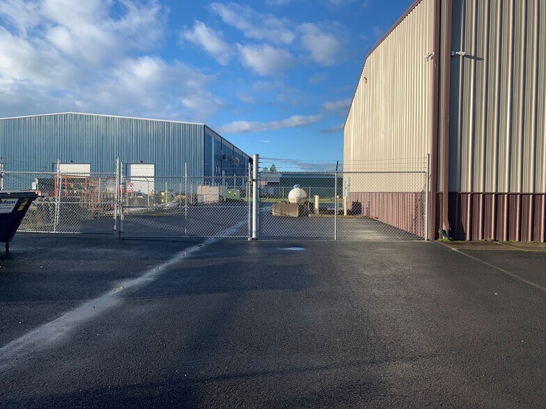 More Photos Of 970 NW Park Ave, Estacada Warehouse For Lease