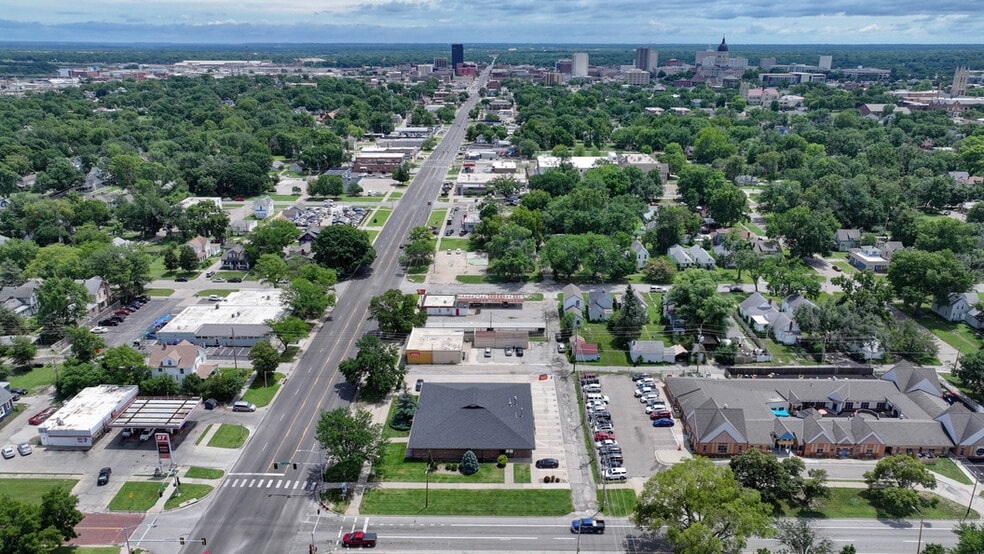 More Photos Of 1315-1317 SW 6th Ave, Topeka Medical For Lease