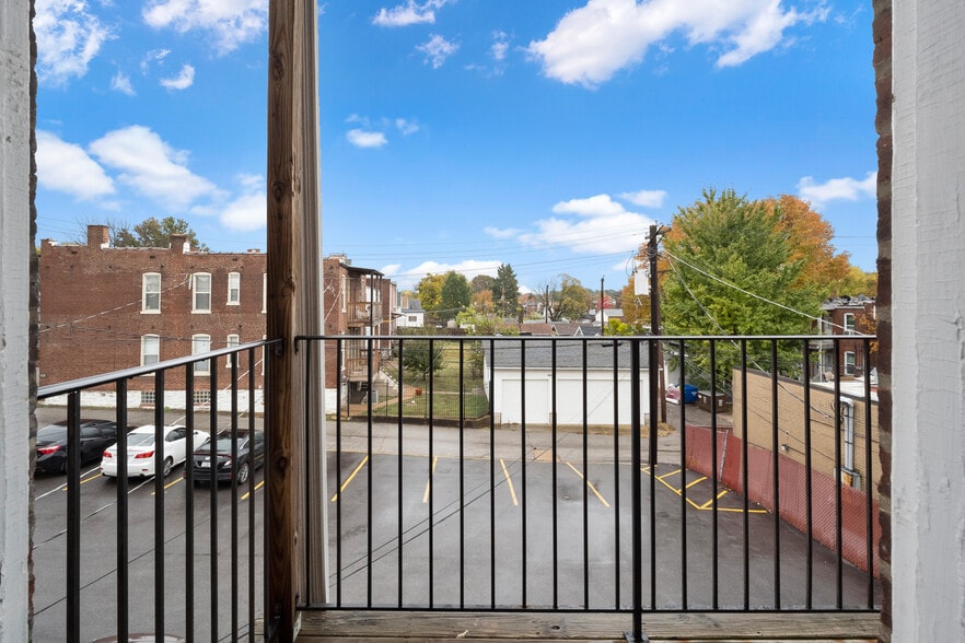 More Photos Of 6836 Gravois Ave, Saint Louis Multifamily For Lease