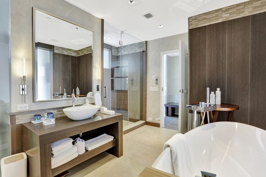 More Photos Of 45 NE 21st Ave, Deerfield Beach Hotel For Sale