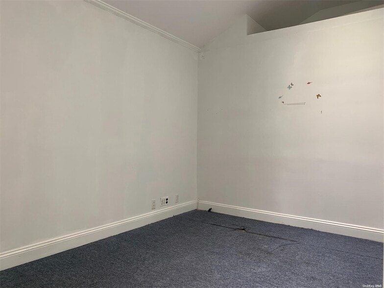 More Photos Of 10 Willowdale Ave, Port Washington Storefront Retail Office For Lease