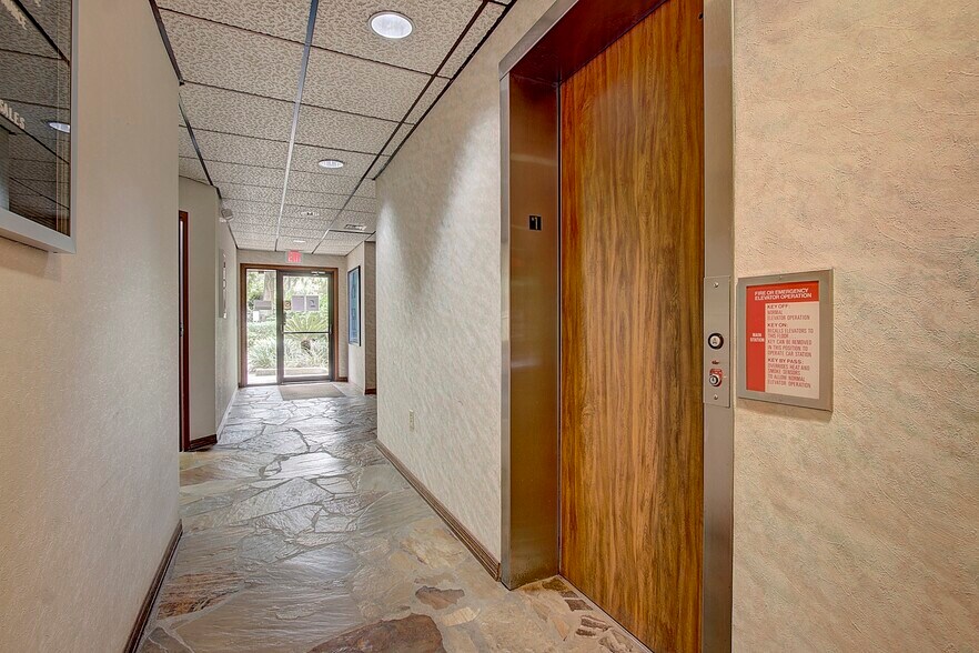 More Photos Of 777 E Altamonte Dr, Altamonte Springs Office For Sale