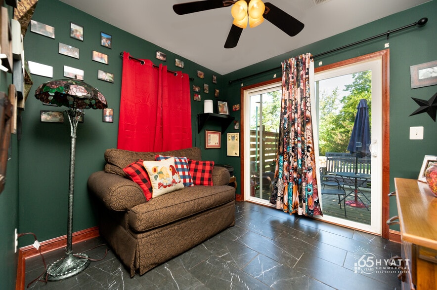 More Photos Of 1466 Snug Harbor Rd, Shady Side Storefront Retail Residential For Sale