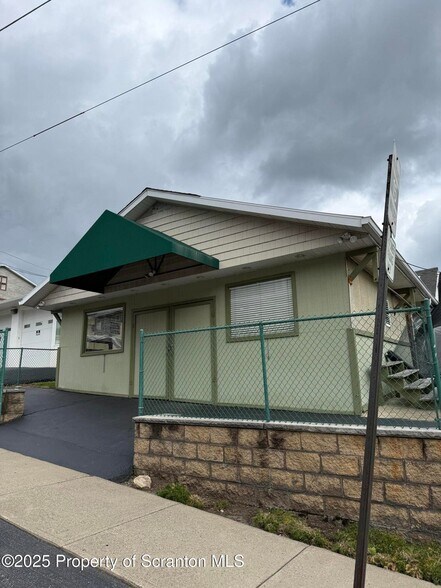 More Photos Of 1010 W Lackawanna Ave, Scranton Storefront For Sale