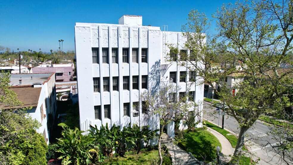 More Photos Of 100 N Sycamore Ave, Los Angeles Apartments For Sale