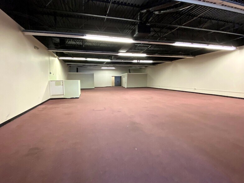 More Photos Of 401 SW 1st St, Paoli Unknown For Lease