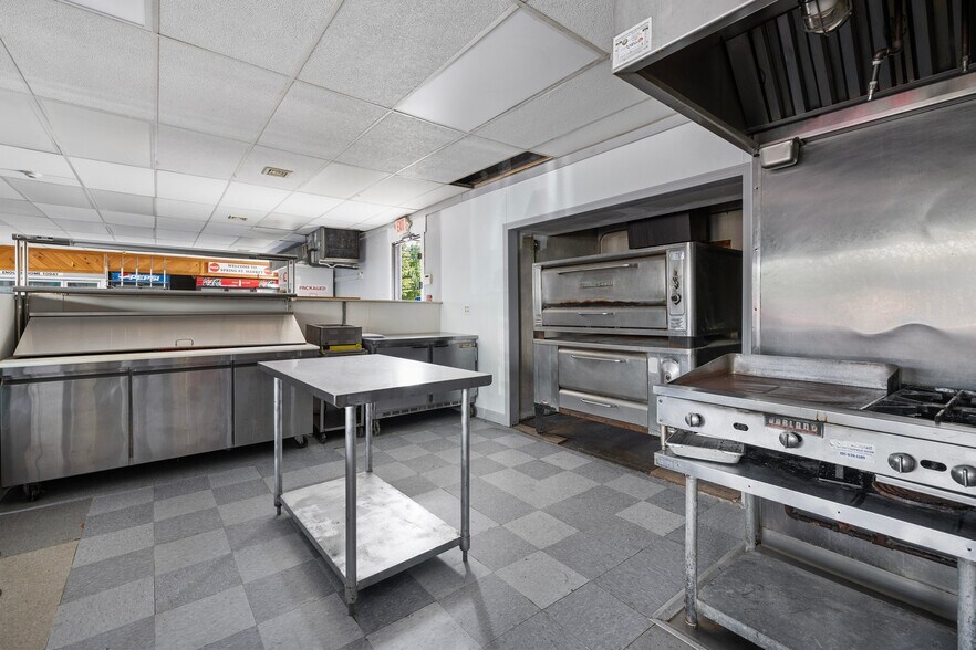 More Photos Of 1 Spring St, Hope Valley Restaurant For Sale