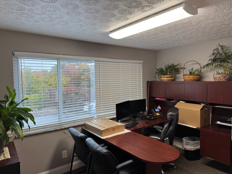 More Photos Of 5643 Cheviot Rd, Cincinnati Office For Lease