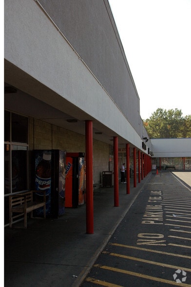 More Photos Of 1892 Central Ave, Albany Storefront For Lease