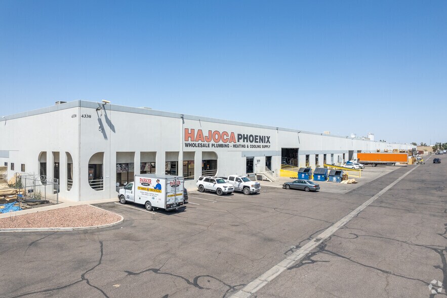 More Photos Of 4330-4480 N 43rd Ave, Phoenix Warehouse For Lease