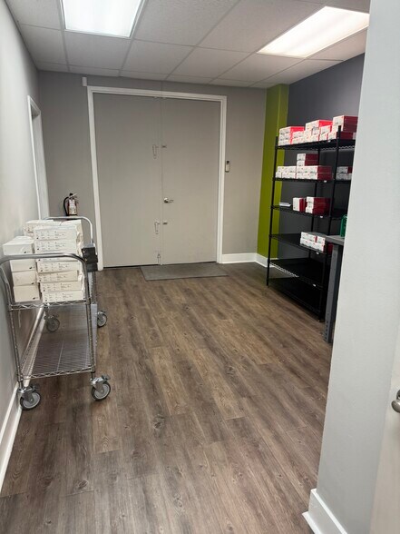 More Photos Of 4534-4598 N Hiatus Rd, Sunrise Warehouse For Lease