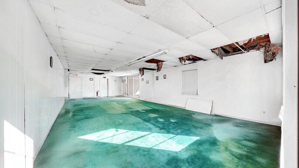 More Photos Of 8335 Park Ter, Houston General Retail For Sale