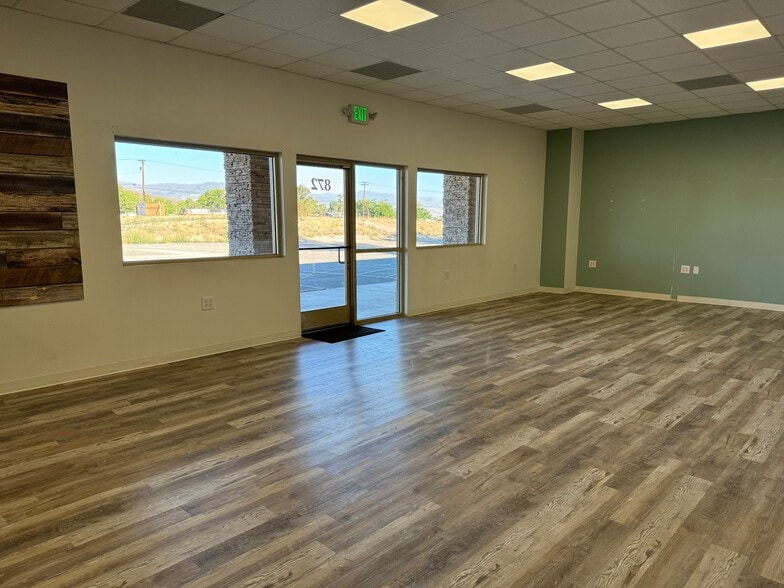 More Photos Of 872 Cottonwood Ln, Fernley Flex For Lease