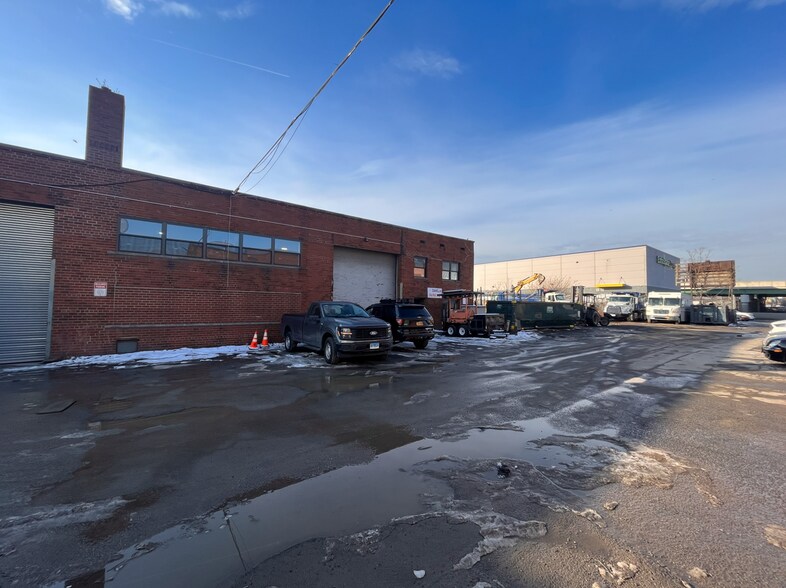 More Photos Of 945-975 Close Ave, Bronx Distribution For Lease