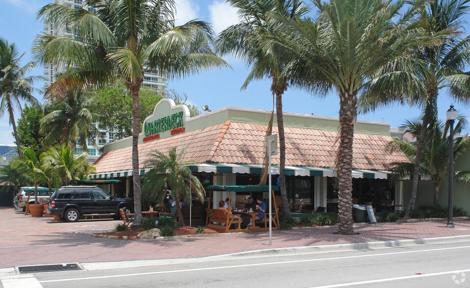 Primary Photo Of 2933 E Las Olas Blvd, Fort Lauderdale Restaurant For Lease