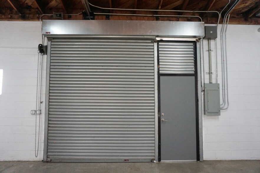More Photos Of 6819 West Blvd, Inglewood Warehouse For Lease