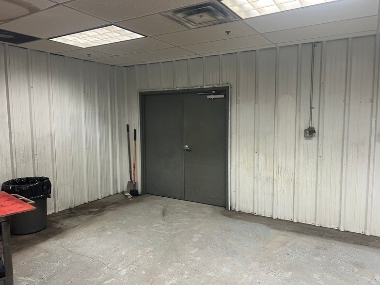 More Photos Of 112 Corporate Dr, Morgantown Warehouse For Sale
