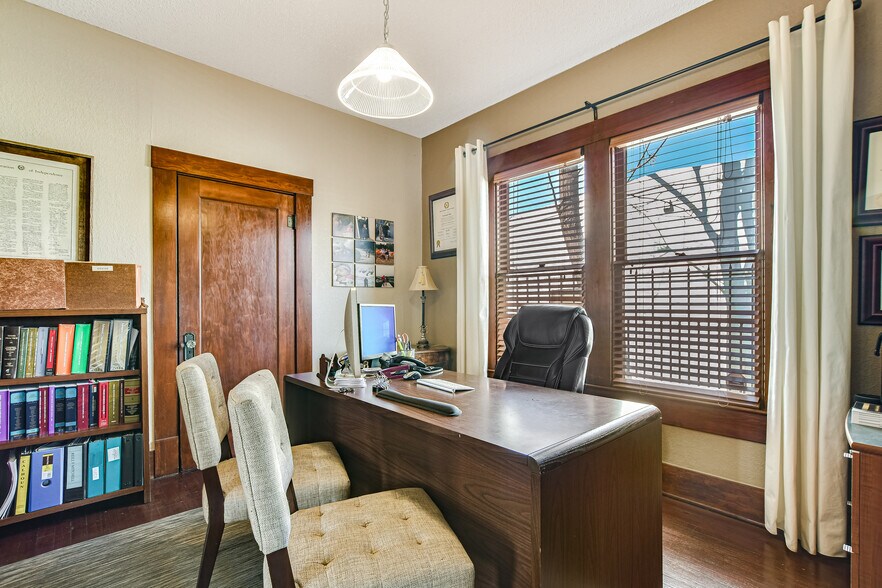 More Photos Of 1007 E 7th St, Austin Storefront Retail Office For Lease