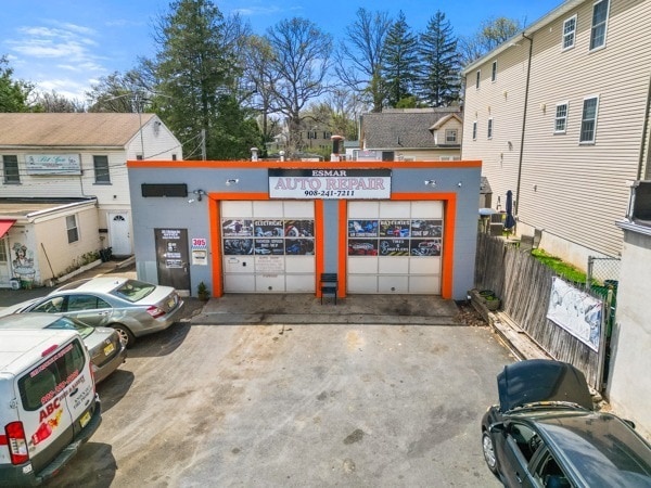 More Photos Of 305 S Michigan Ave, Kenilworth Industrial For Sale