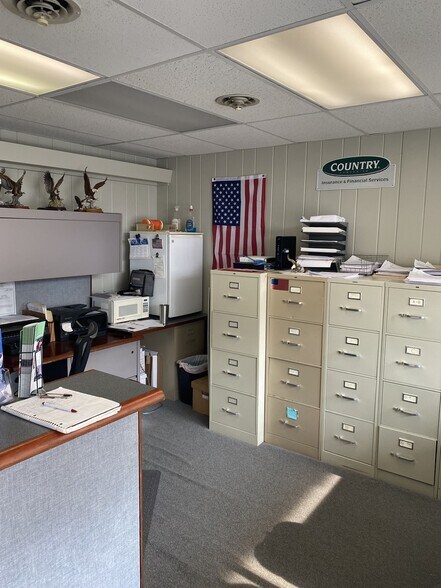 More Photos Of 18159 Dixie Hwy, Homewood Storefront Retail Office For Sale