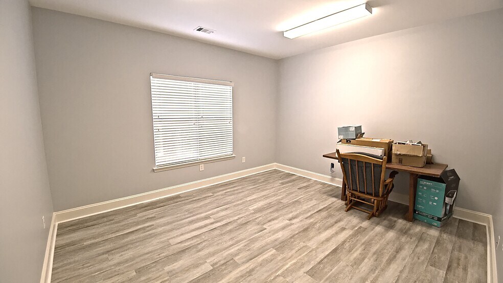 More Photos Of 239-243 River Park North Dr, Woodstock Office For Sale