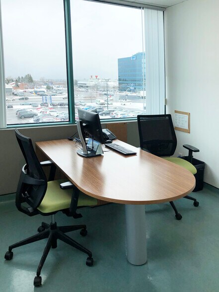 More Photos Of 940-950 Blvd St-Jean, Pointe-claire Unknown For Lease