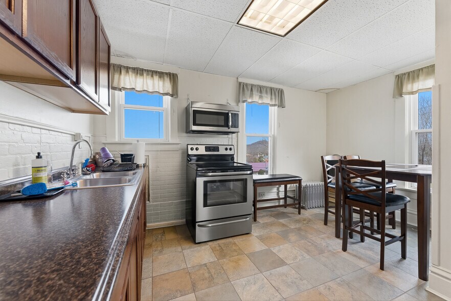 More Photos Of 1042 Morgantown Ave, Fairmont Specialty For Sale