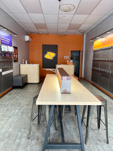 More Photos Of 637-641 Park St, Hartford Storefront Retail Residential For Lease