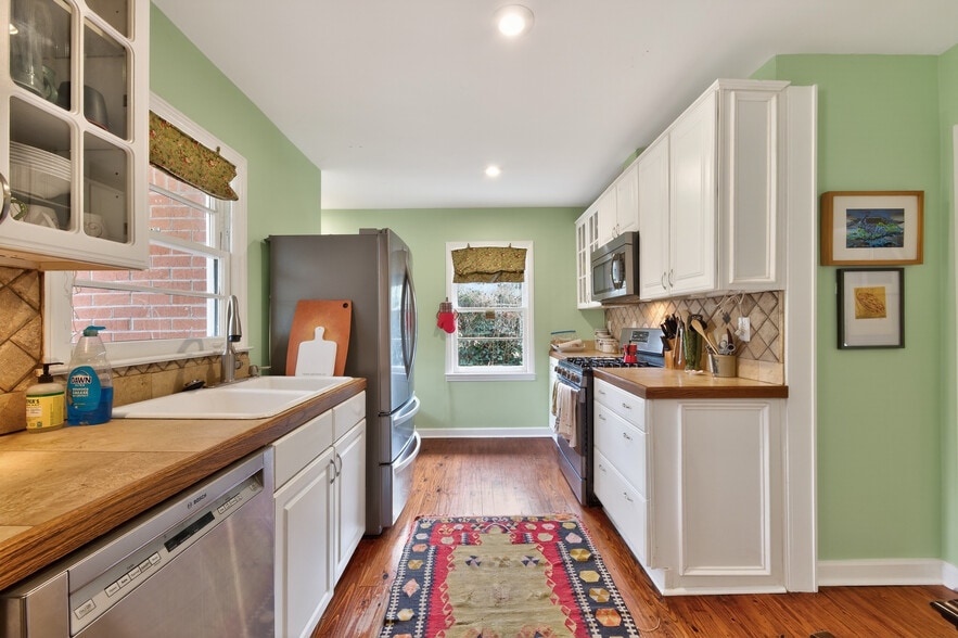 More Photos Of 827 Pinetree Dr, Decatur Apartments For Sale