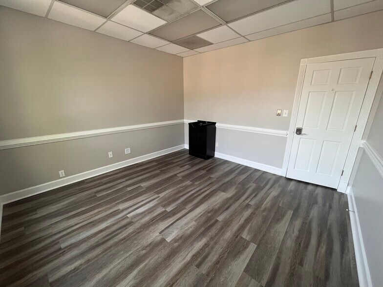 More Photos Of 11080 Old Roswell Rd, Alpharetta Loft Creative Space For Lease