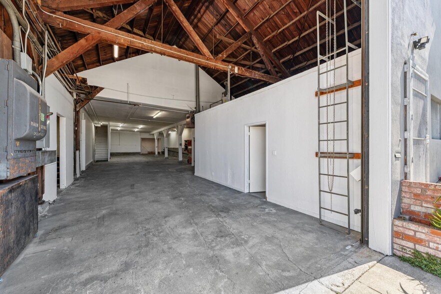 More Photos Of 65 Elmira St, San Francisco Warehouse For Sale