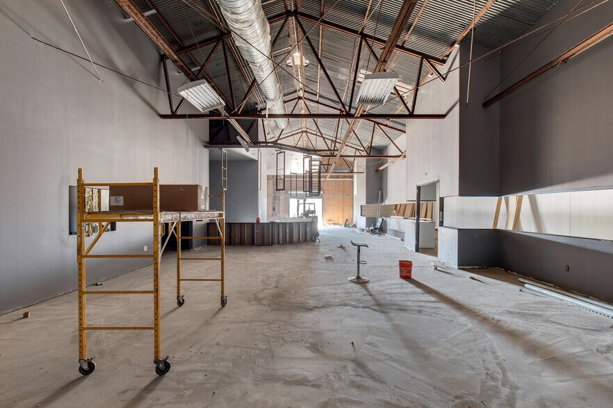 More Photos Of 3229 Navigation Blvd, Houston Warehouse For Sale