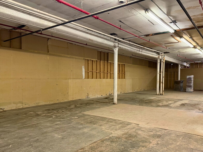 More Photos Of 4130 Park Ave, Bronx Manufacturing For Lease