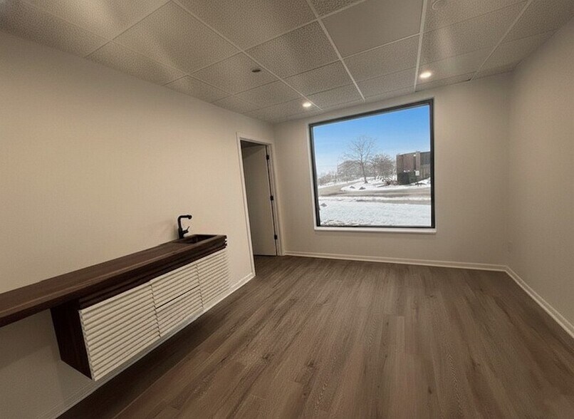 More Photos Of 620 S IL Route 31, Mchenry Office For Lease