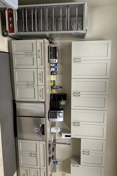 More Photos Of 939 S Stadium Rd, Columbia Office For Sale