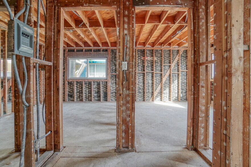 More Photos Of 16 38th Pl, Long Beach Apartments For Sale