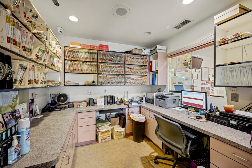 More Photos Of 10455 Lower Azusa Rd, Temple City Medical For Sale