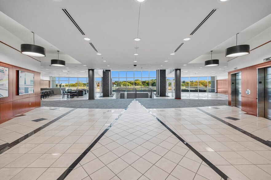 More Photos Of 7001 Westown Pky, West Des Moines Office For Lease