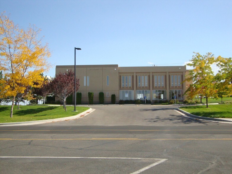 More Photos Of 1715 Pole Line Rd E, Twin Falls Bank For Sale