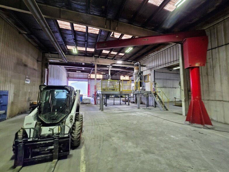 More Photos Of 730 River Rd, Huron Manufacturing For Sale