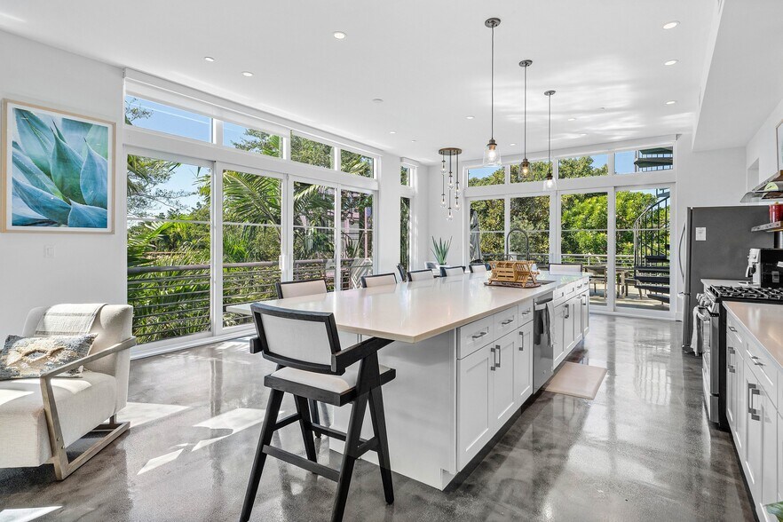 More Photos Of 226 Palm Ct, Delray Beach Medical For Sale