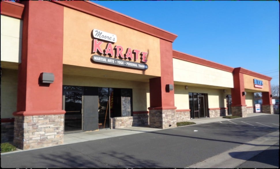 More Photos Of 142 N 9th St, Modesto Office For Lease
