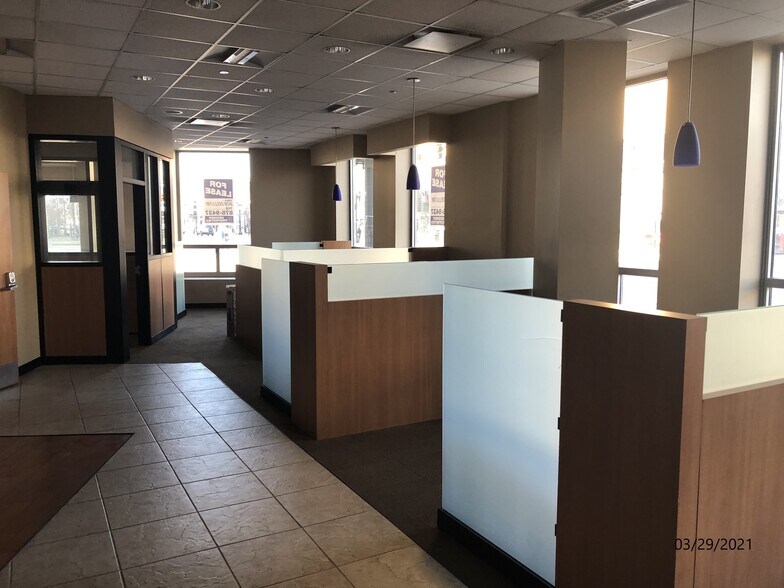 More Photos Of 4350 N Broadway St, Chicago Apartments For Lease