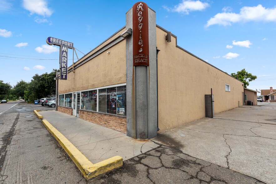 More Photos Of 8101 Freeport Blvd, Sacramento Storefront For Sale
