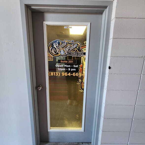 More Photos Of 1723 W Kennedy Blvd, Tampa Storefront Retail Office For Lease