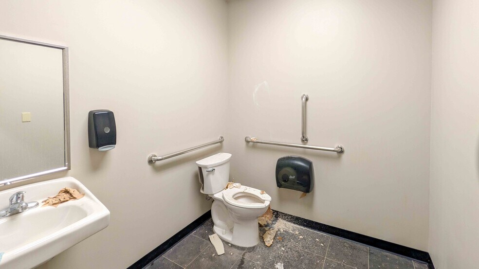 More Photos Of 301 W Water St, Sandusky Restaurant For Sale