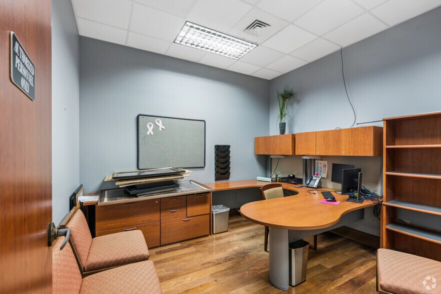 More Photos Of 17030 Red Oak Dr, Houston Medical For Sale