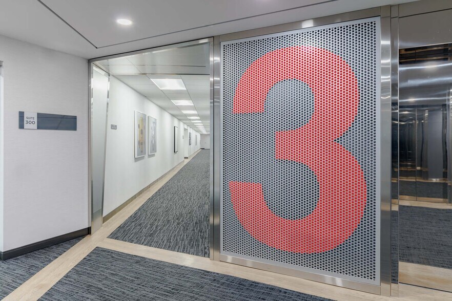 More Photos Of 150 Motor Pkwy, Hauppauge Office For Lease